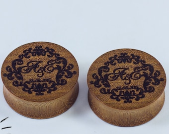 Custom plugs, monogrammed plugs, plugs for couples, personalized plugs, custom ear gauges, wedding plugs, unique plugs 16mm 18mm 20mm 24mm