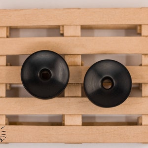Schwarze konkave Ohrstecker mit Loch Veganer Stecker, konkave Ohrmanschetten, schwarze Ohrmanschetten, schwarze Schmuck 10 mm bis 50 mm 30 mm 25 mm 26 mm 00g 32 mm 0g