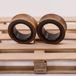 Organic Wood Ohrtunnels aus Ebonit Plugs, Paranuss Holz