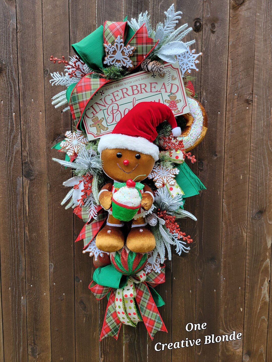 Gingerbread Man Christmas Wreath: Holiday Sweets Decor - Etsy
