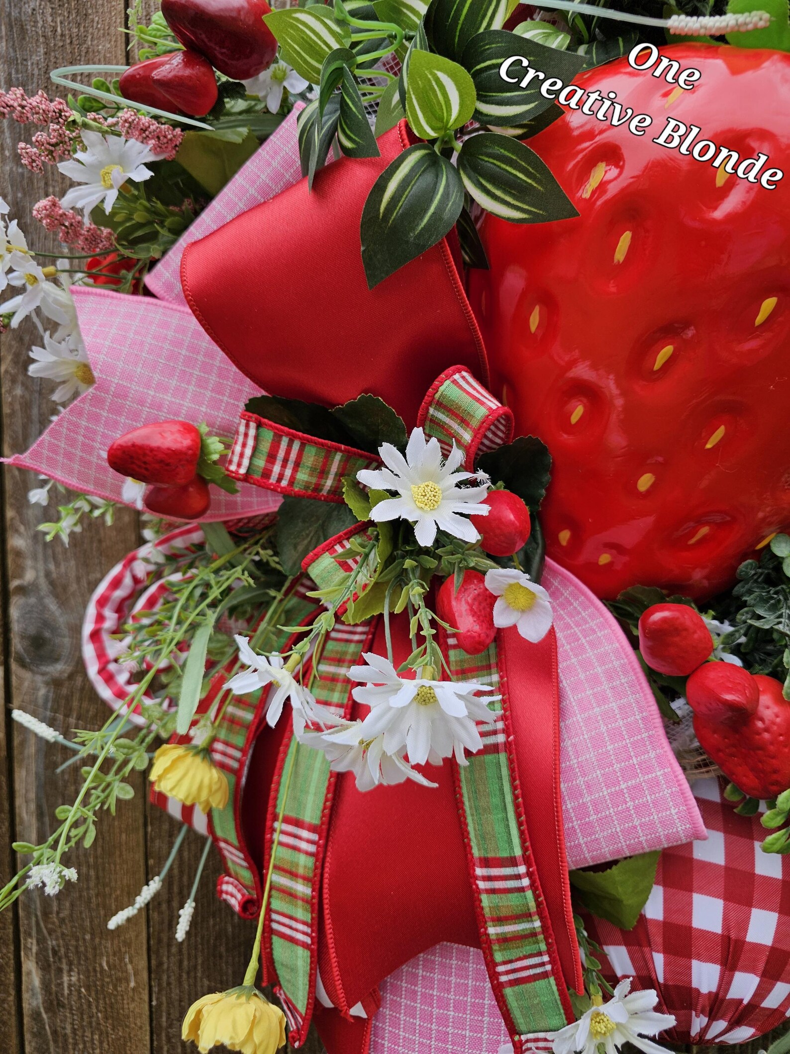 Strawberry Summer Wreath: Jumbo Plastic Strawberry, Floral Decor - Etsy