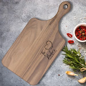Planche à découper personnalisée, cadeau de mariage, planche à fromages, planche de charcuterie en noyer et érable, unique Saint-Valentin, shower de mariage, cadeau de fiançailles