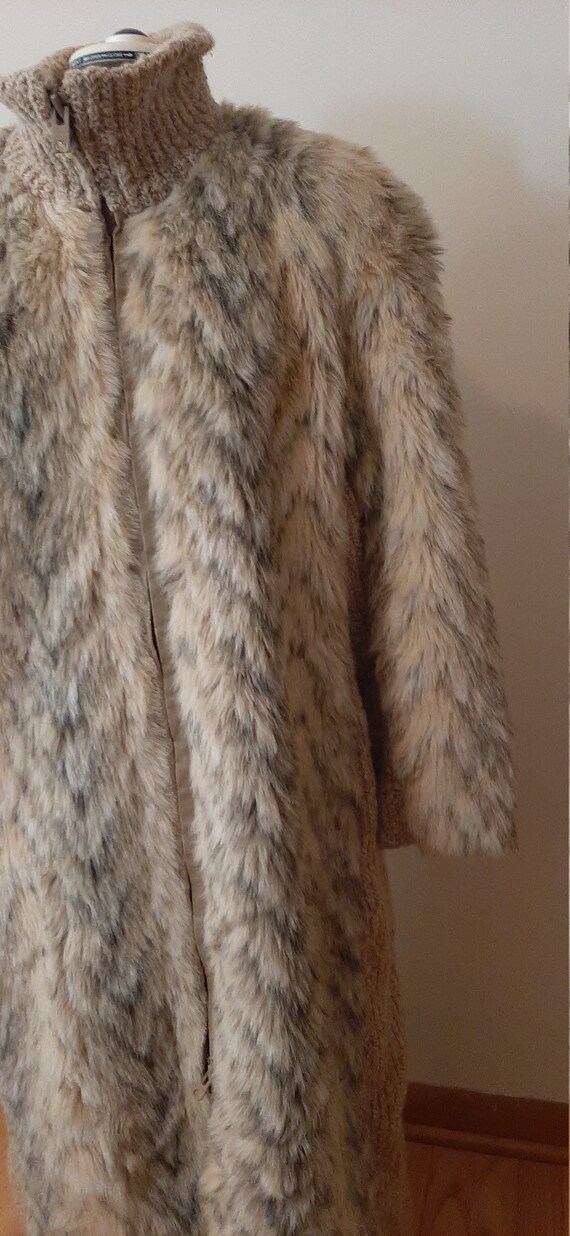 Original Vintage 1970's White & Grey Faux Fur Coat UK 8 - 14
