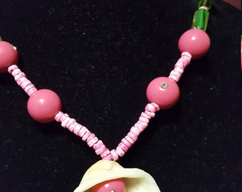 shell pink beads and rhinestone necklace