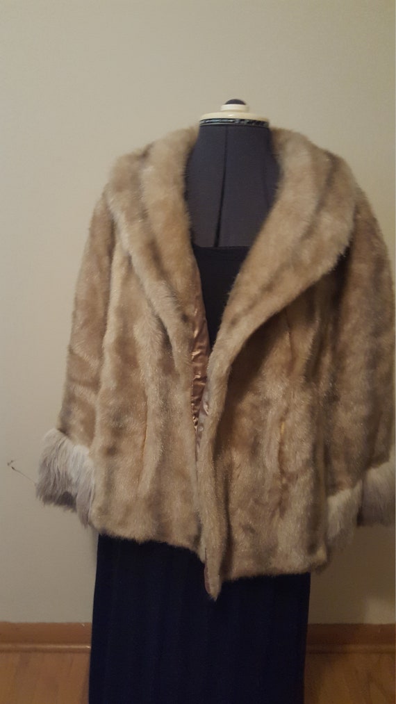 Sears Beautiful Faux Fur, Cape Glenoit