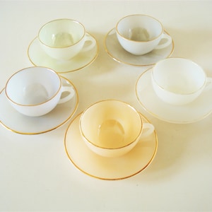 Vintage ARCOPAL Harlequin Set of 5 Coffee/Espresso Cups & 5 Saucers-7 cm/2.75&quot;-Peach,2 Light Grey,Light Green,White Pastel Colors-France-60s