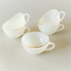 Vintage ARCOPAL Harlequin Set of 5 Espresso Coffee Cups- 7 cm/ 2.75&quot;-White and Gold- France-1960s