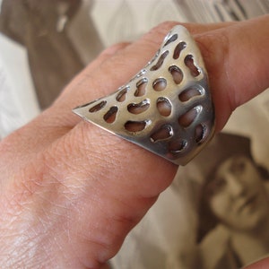 Vintage Large Silver Tone Metal Ring- Silver Metal Ring with Holes- Unusual Shape Ring- Vintage Fashion 80&#39;s
