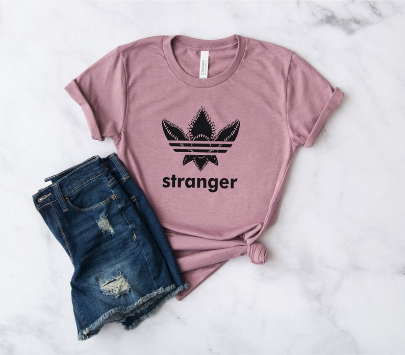 camiseta adidas stranger things