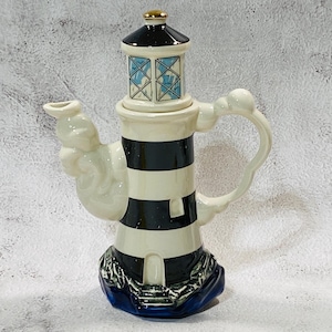 Vintage Paul Cardew fyrtekanna | Felfri 20 cm keramisk nyhetstekanna | Cardew Design England nautisk stranddekor samlarobjekt