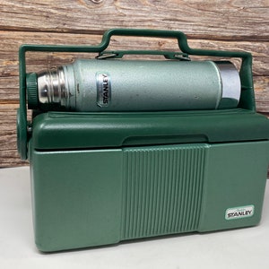 Stanley Aladdin Green Hard Plastic Lunch Box and Thermos Combo With Locking  Handle missing Cup 