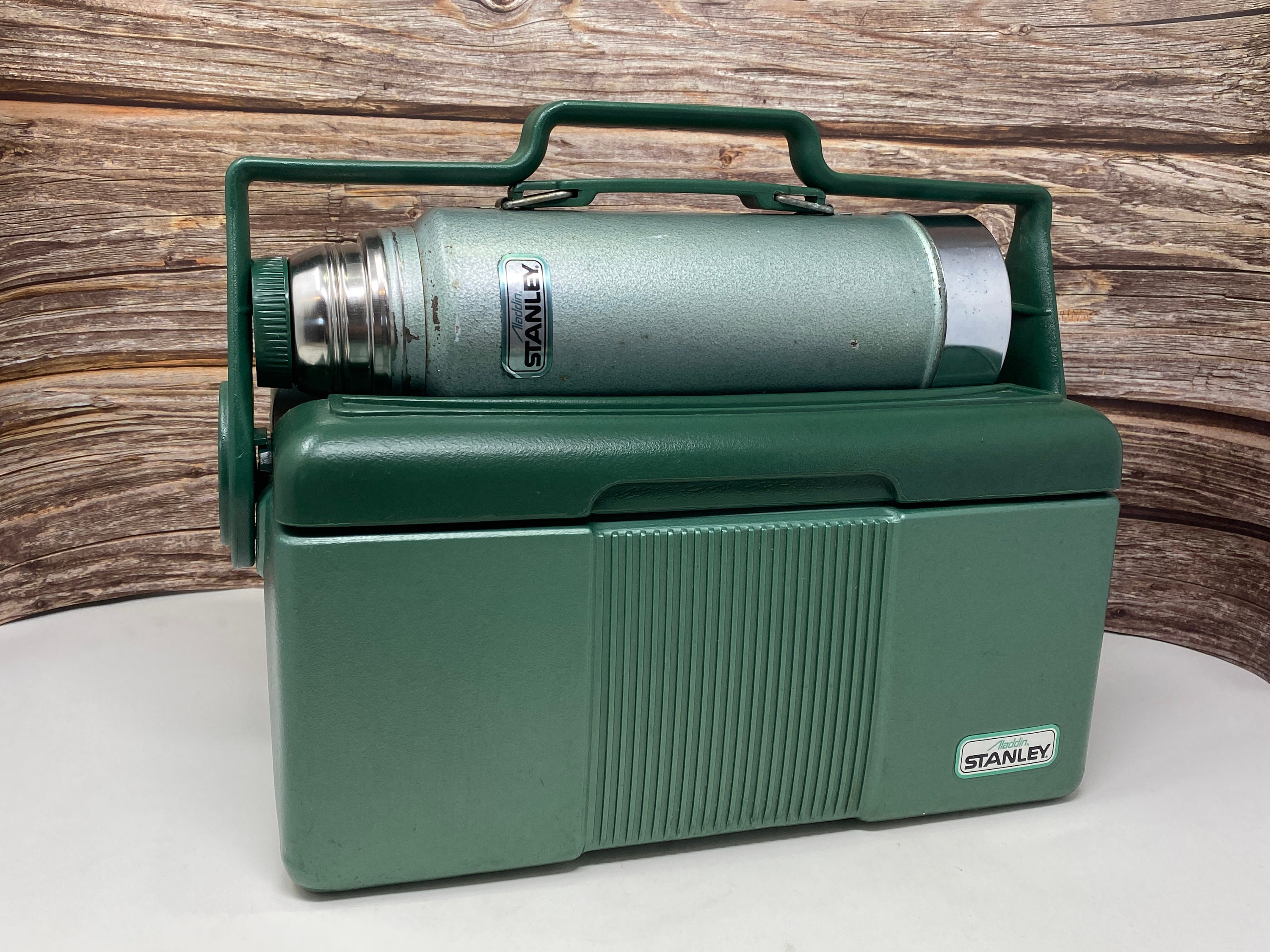 Stanley Aladdin Green Hard Plastic Lunch Box and Thermos Combo With Locking  Handle missing Cup 