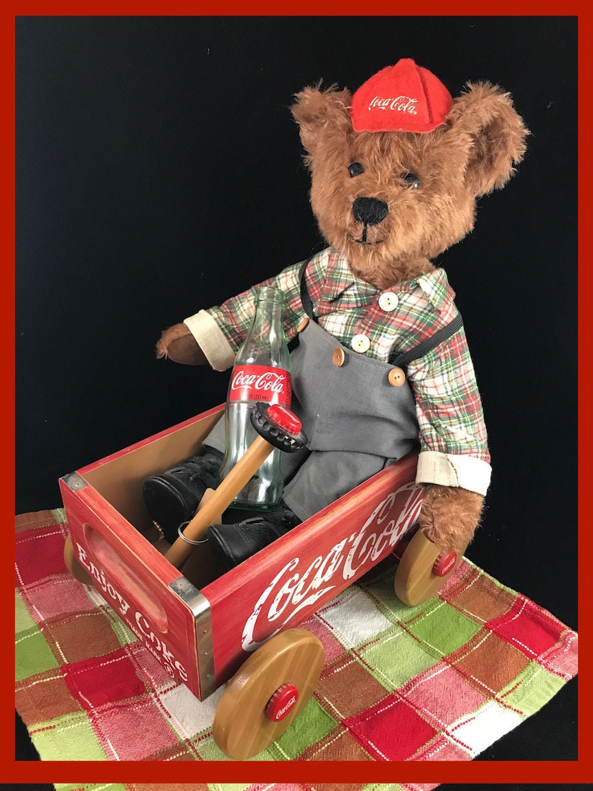 Coca Cola Cubby Bear in Soda Crate Wagon: Franklin Mint Heirloom