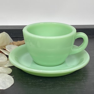 Fire King Jadeitgrün Tasse & Untertassensets - 1948-1950 Anchor Hocking Old Restaurant Ware