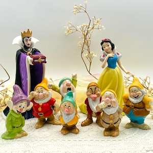 Rare Disney Memorabilia Hawthorne Village &quot;Snow White and the 7 Dwarfs&quot; Porcelain 9 pc Figural Set - Snow White, 7 Dwarfs, the Evil Queen