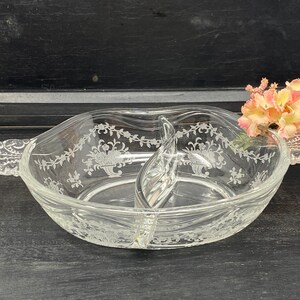 Fostoria Mayflower 2-teiliges Relish Dish - 1940er Jahre Floral Etched Crystal - Zarte und elegante Glaswaren