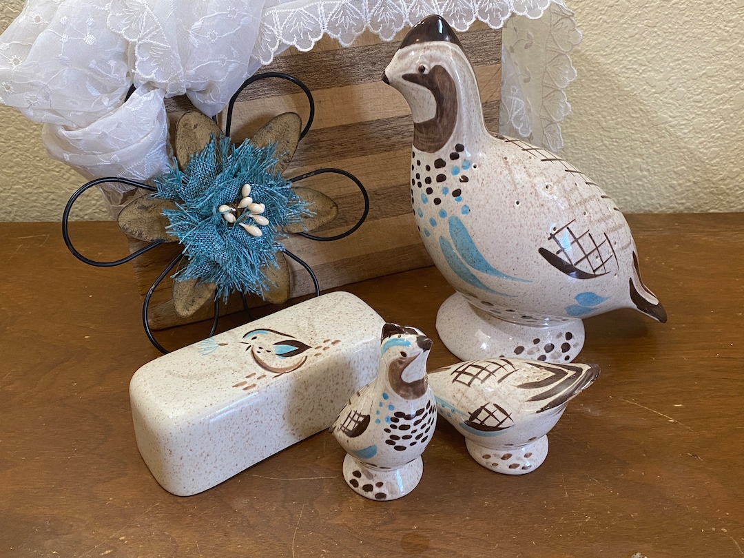 Red Wing Bob White Bird Dishes Hors D'oeuvre Holder, Salt & Pepper