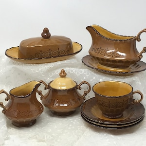 Selection of Metlox Poppytrail Vernon San Fernando Gold Dishes