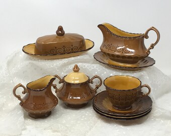 Selection of Metlox Poppytrail Vernon San Fernando Gold Dishes