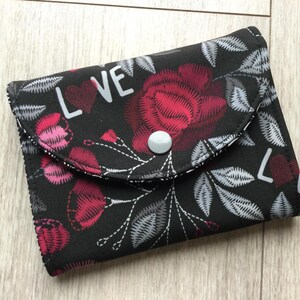 kleine Geldbörse, Geldbeutel mit Rosen, kleine Tasche mit zwei Fächern und einer Reißverschlusstasche Nr 8