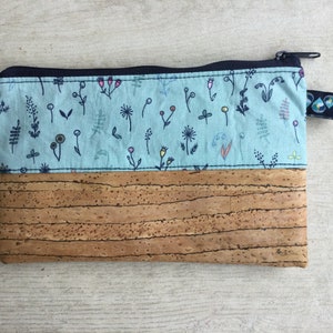 Stiftetasche, Kosmetiktasche, Mäppchen aus Kork mit Blumen und Gräsern