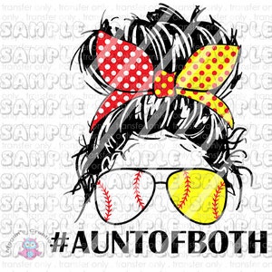 Può includere: Un'illustrazione in bianco e nero di una donna con uno chignon disordinato, che indossa elastici per capelli a pois rossi e gialli e occhiali da sole con palle da baseball come lenti. Il testo "#AUNTOFBOTH" è sotto l'immagine.