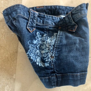 Verstrickt Jean Shorts Größe 2