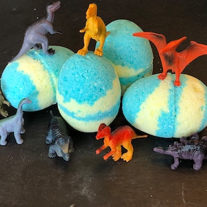 Dinosaur Bath Bomb - Surprise Inside Egg - Dinosaur Toy Birthday Gift - Dino Egg Bath Bombs - Kids Party Favor, Gifts for Kids