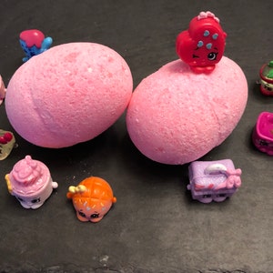 shop kins Bath Bomb - Toy Figure Surprise Inside = Egg - Birthday Gift - Kids Party Favor