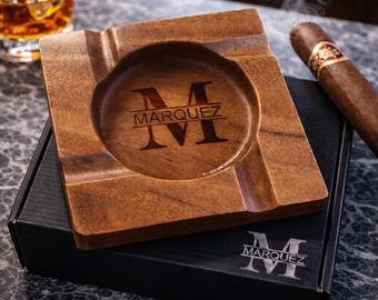 Cenicero de madera de nogal personalizado para puros, regalo para padrinos de boda, novios, regalo de empresa, aniversario o San Valentín.