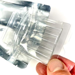 Soporte para cigarrillos preliados (paquete de 25) / Para conos de 1 1/4" / Protege los cigarrillos preliados / Ideal para viajes, eventos, actividades al aire libre y reuniones sociales