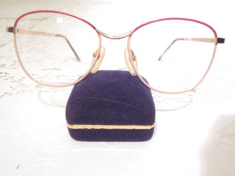 Many popular Luxury goods brands Eyewear International Designer Eyeglasses Frames Eyeglass R Pink