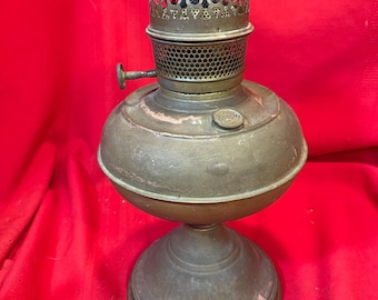 Antieke messing Rayo olielamp met centrale trek L128