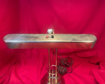 Lampe de bureau vintage réglable en laiton sur le thème de la musique