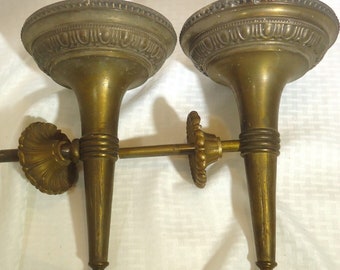 2 lampade da parete con applique a torcia elettrica in ottone pesante antico, 1910