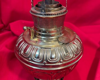 Antiek messing Bradley Hubbard olielamp met centrale trek L51