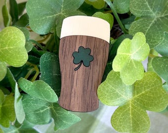 Spilla Guinness: stile Stout con trifoglio, spilla in legno di noce con orgoglio irlandese