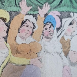Peut inclure: Une illustration vintage représentant cinq femmes portant des chapeaux et des robes colorés, les bras levés en l'air. Les femmes sont représentées dans un cadre théâtral, peut-être une scène ou un espace de performance. L'illustration est réalisée dans un style aquarelle avec des couleurs vives et des détails complexes.
