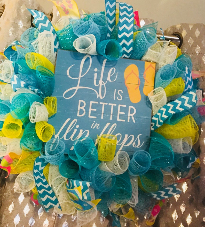 Summer wreath flip flop wreath