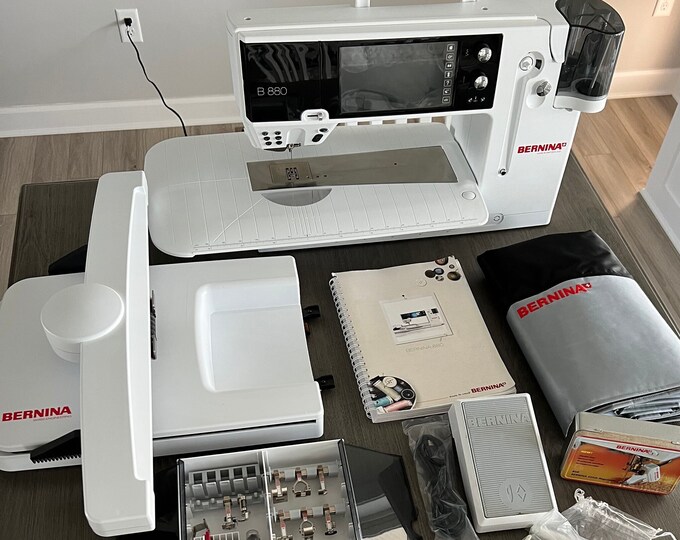 Bernina B 880 Sterling Edition Sewing/quilting/embroidery Machine With