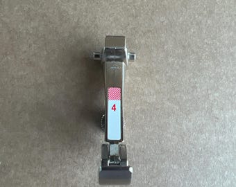 Bernina #4 Zipper Foot