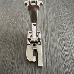 Adjustable Zipper Presser Foot Attachment for Singer Sewing Machine 