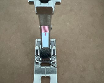 Bernina # 1 Reverse Pattern / Standard Foot