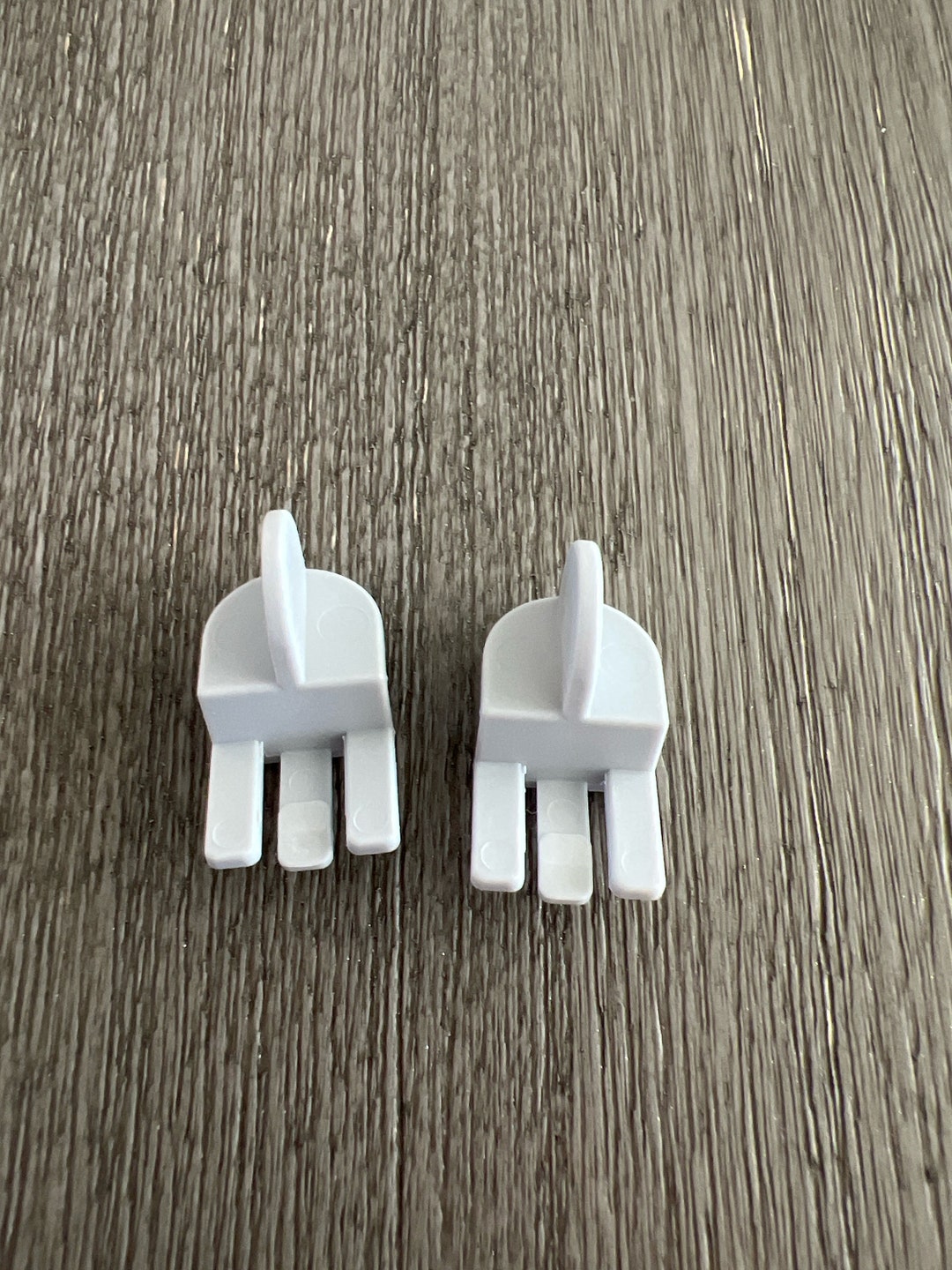 Bernina Embroidery Hoop Template Grid Holder Clips Set of 2 Etsy