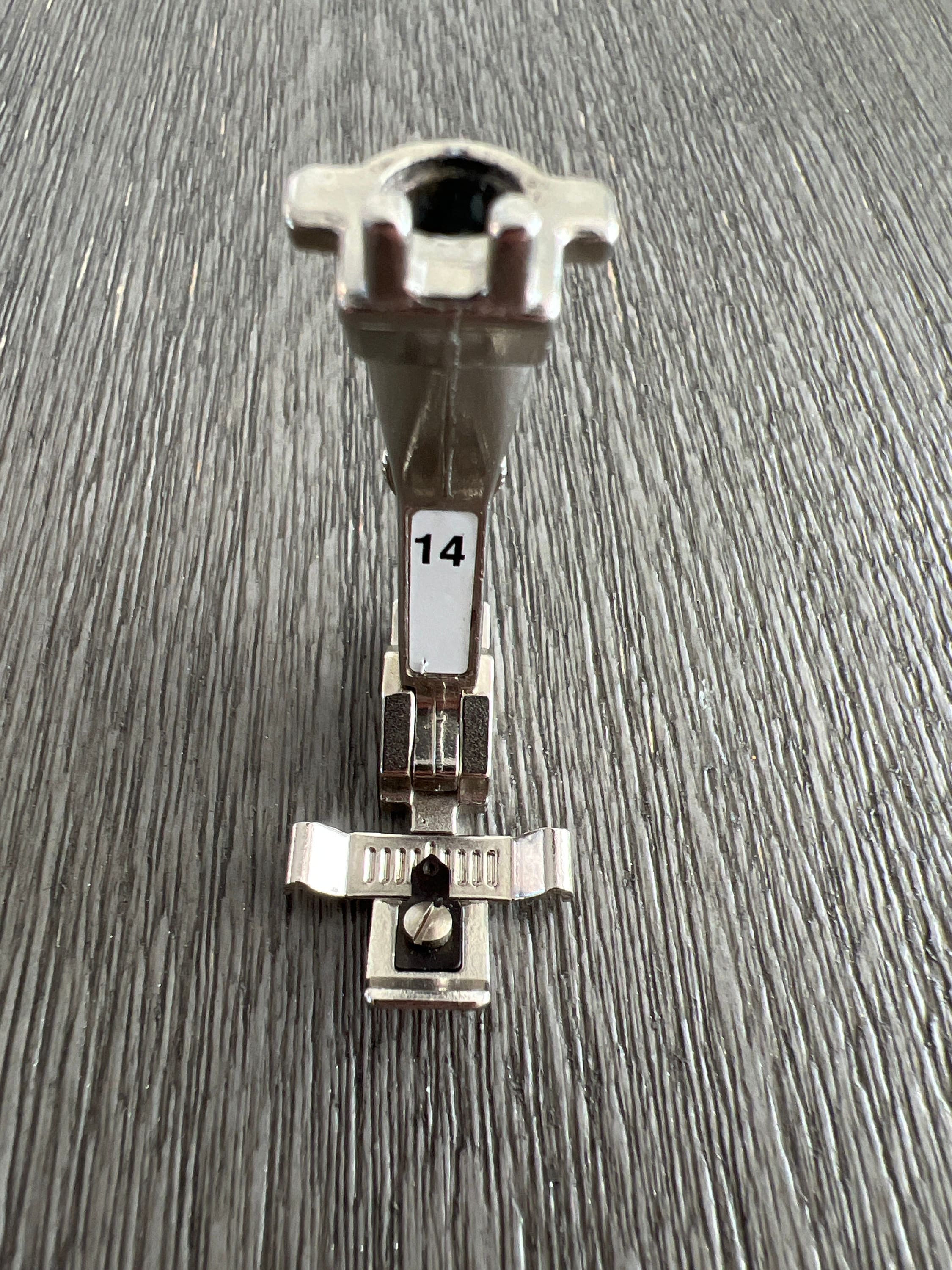14+ Zipper Foot Sewing Machine Bernina 14 Zipper Foot With Guide for Older Machines - Etsy