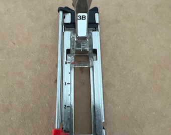 Bernina #3B Buttonhole Foot with Slide for Older Machines