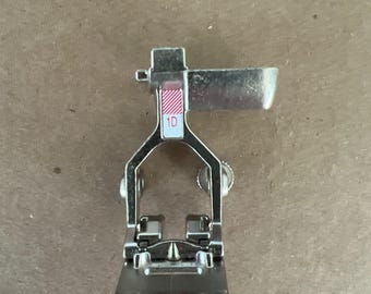 Bernina # 1D Reverse Pattern Sewing Forward Foot - Dual Feed