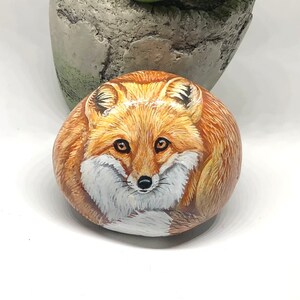 Red Fox painted rock, Woodland animal paperweight, Unique animal painted stones for gifts, Animal sculpture