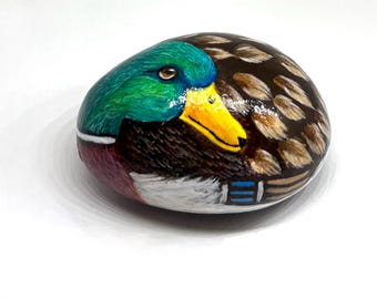 Mallard duck painted rock, Self standing 2.9 X1.4 inches, Animal painted rocks, Bird lover’s gift, Unique painted stones for gifts, Home dec
