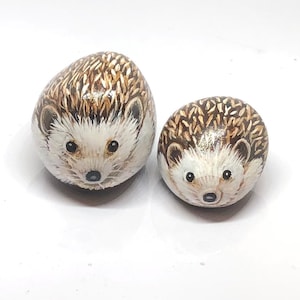 Hedgehog Mom and Baby painted rock, Unique painted stones for gift, pet rock for room decor, Animal paperweight, Animal lover’s gift